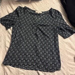 Women's short sleeve v-neck blouse from loft size small